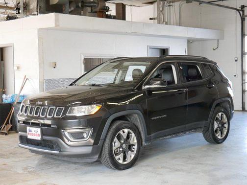 Diamond Black Crystal Pearlcoat 2018 Jeep Compass Limited