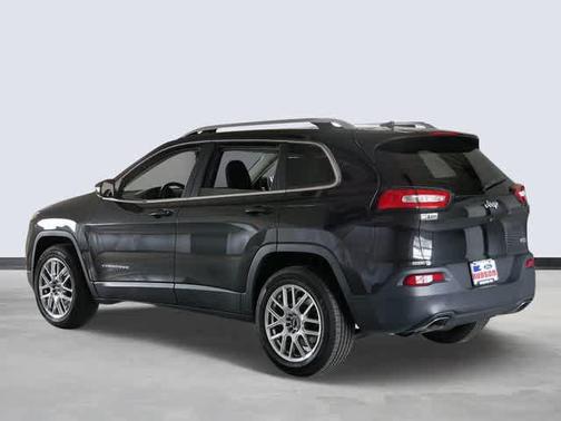 Brilliant Black Crystal Pearlcoat 2016 Jeep Cherokee Latitude