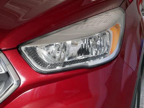 Ruby Red Metallic Tinted Clearcoat 2018 Ford Escape SE