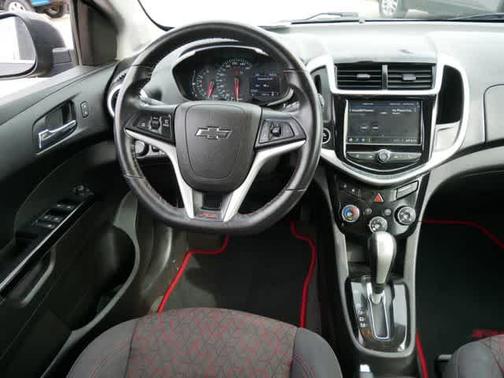 2020 Chevrolet Sonic FWD Hatchback LT 5-Door