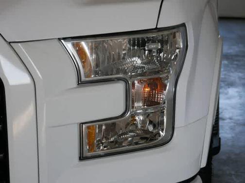 Oxford White 2017 Ford F-150 XLT