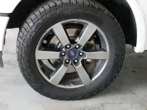 Oxford White 2017 Ford F-150 XLT