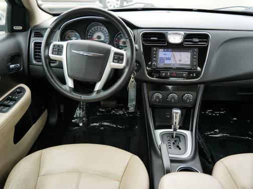 2012 Chrysler 200 Limited