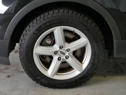 Shadow Black 2016 Ford Explorer XLT