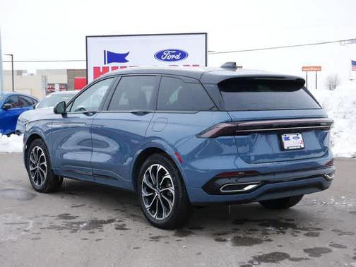 2025 Lincoln Nautilus Reserve