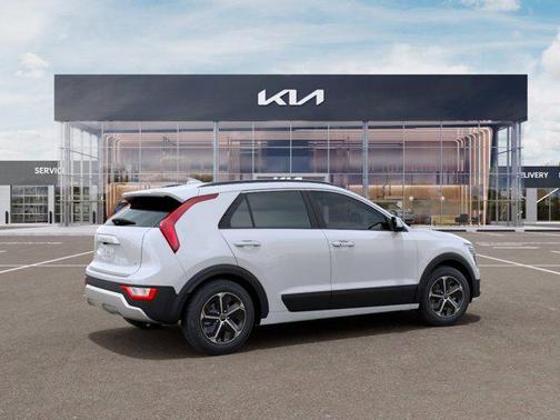 Snow White Pearl 2026 Kia Niro EX