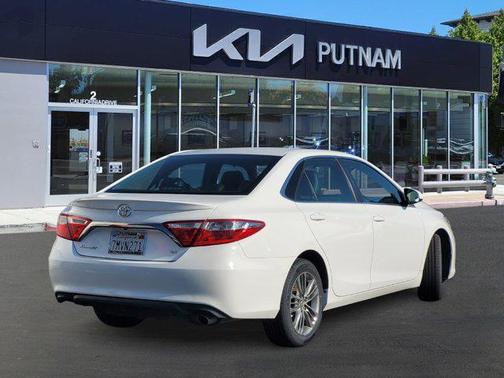 2016 Toyota Camry SE