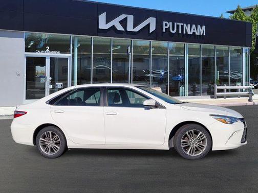 2016 Toyota Camry SE