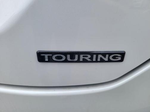 White Diamond Pearl 2026 Honda Pilot Touring S