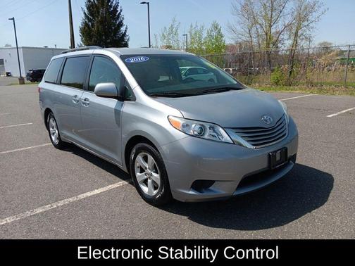 2016 Toyota Sienna LE