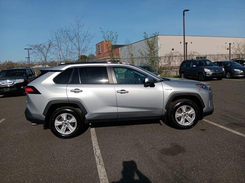 2020 Toyota RAV4 Hybrid XLE