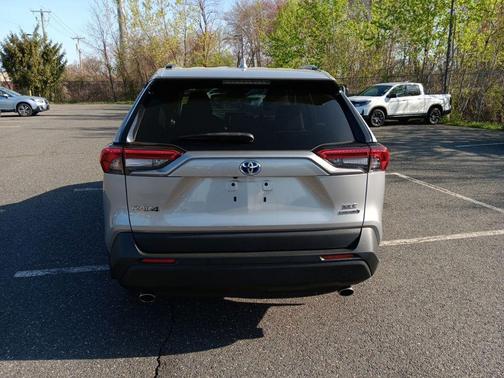 2020 Toyota RAV4 Hybrid XLE