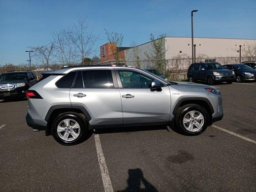 2020 Toyota RAV4 Hybrid XLE