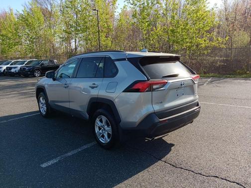 2020 Toyota RAV4 Hybrid XLE