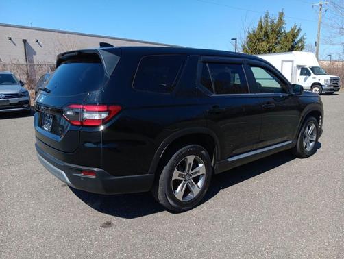 Crystal Black Pearl 2024 Honda Pilot EX-L