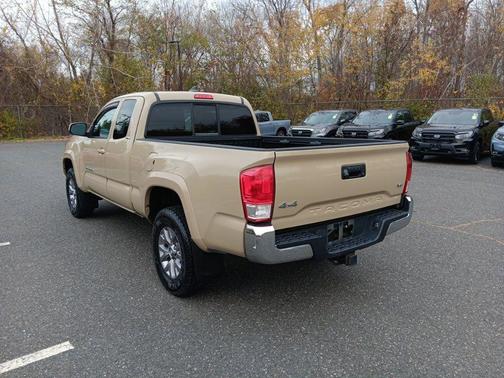 2017 Toyota Tacoma SR5