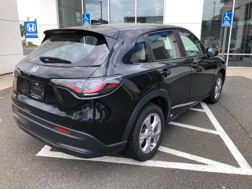 Crystal Black Pearl 2023 Honda HR-V LX