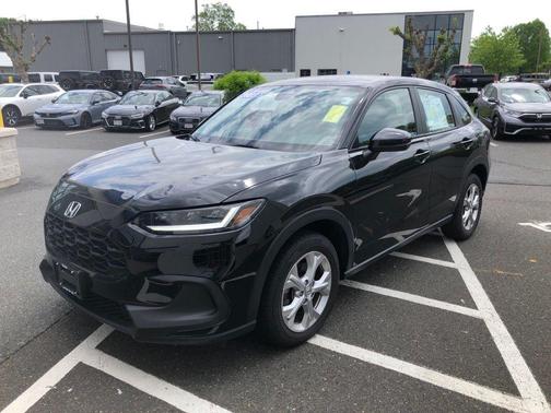 Crystal Black Pearl 2023 Honda HR-V LX