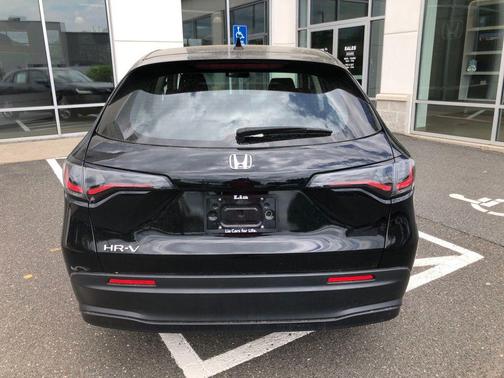 Crystal Black Pearl 2023 Honda HR-V LX