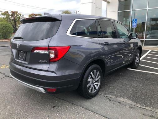 Modern Steel Metallic 2021 Honda Pilot EX-L