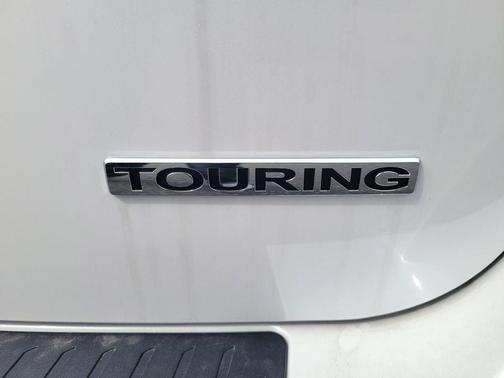 Platinum White Pearl 2026 Honda Odyssey Touring