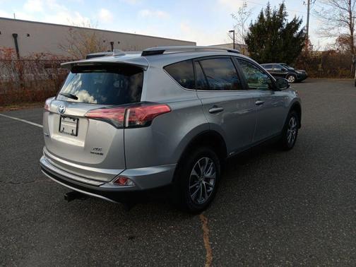 2018 Toyota RAV4 Hybrid XLE