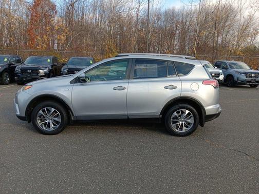 2018 Toyota RAV4 Hybrid XLE