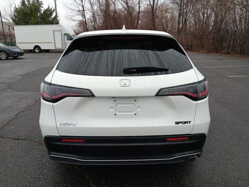 Platinum White Pearl 2024 Honda HR-V Sport