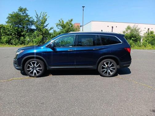 2022 Honda Pilot Touring 7-Passenger