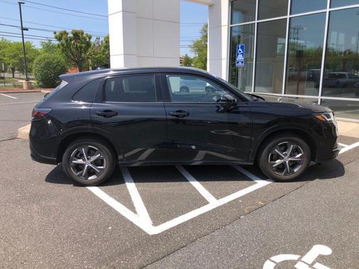 Crystal Black Pearl 2024 Honda HR-V EX-L