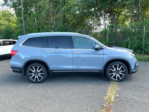 Sonic Gray Pearl 2022 Honda Pilot Elite