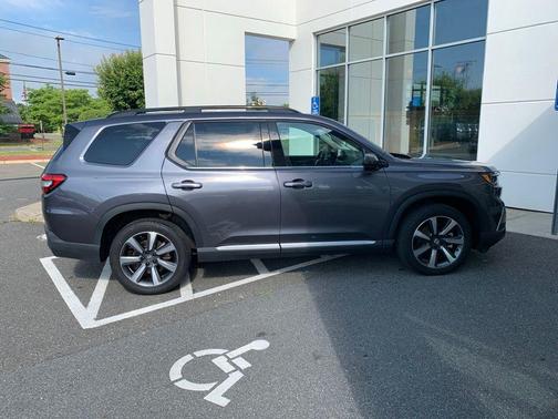 Modern Steel Metallic 2025 Honda Pilot Elite
