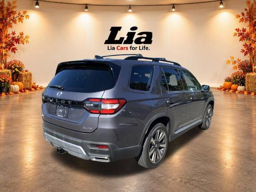 Modern Steel Metallic 2023 Honda Pilot Elite