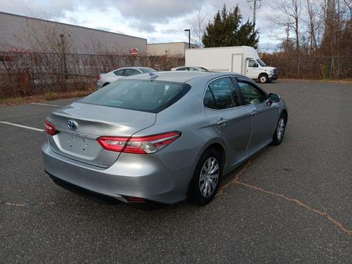 2018 Toyota Camry Hybrid LE