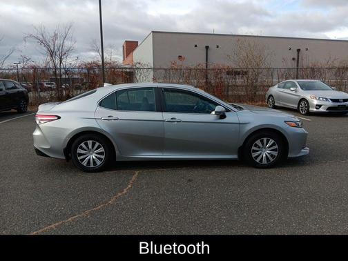 2018 Toyota Camry Hybrid LE