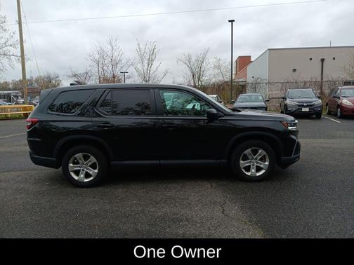Crystal Black 2023 Honda Pilot LX