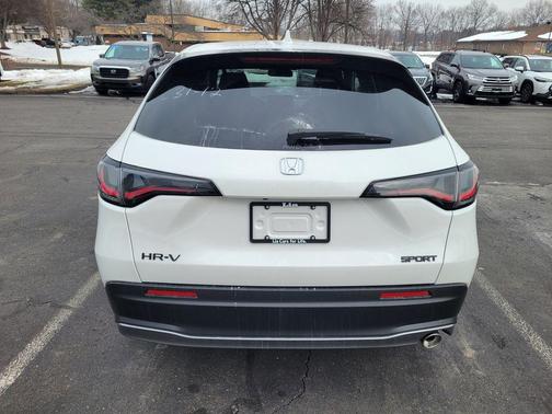 Platinum White Pearl 2026 Honda HR-V Sport