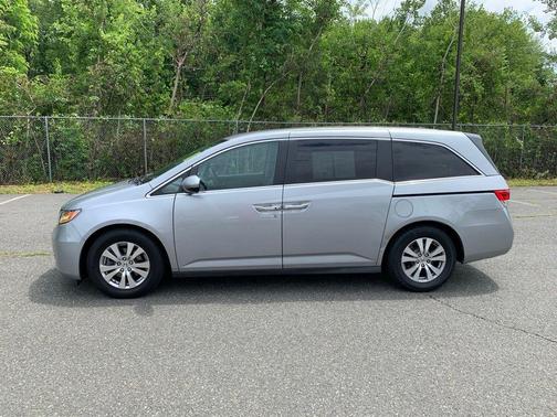 Lunar Silver Metallic 2016 Honda Odyssey SE