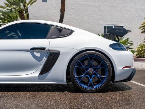 White 2025 Porsche 718 Cayman GT4 RS