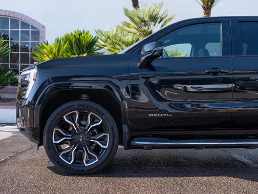 Onyx Black 2025 GMC Sierra EV Denali