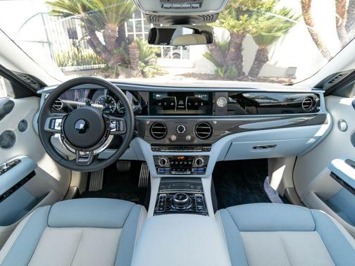 Arctic White 2023 Rolls-Royce Ghost