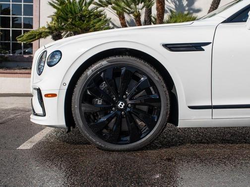 Glacier White 2026 Bentley Flying Spur