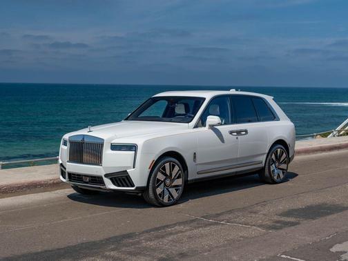 English White 2026 Rolls-Royce Cullinan