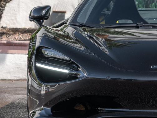Onyx Black 2027 McLaren 750S Base