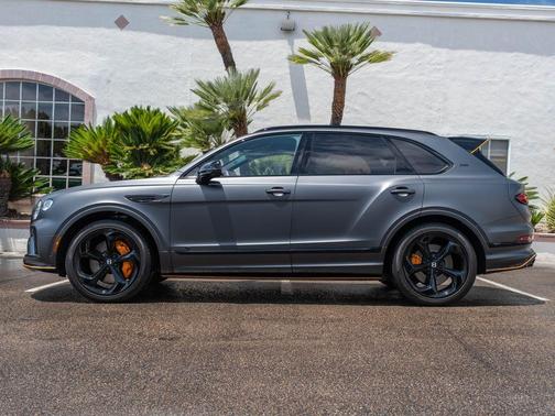 Anthracite Satin 2025 Bentley Bentayga V8