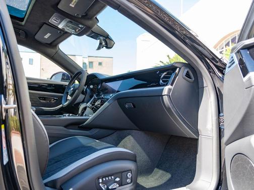 Beluga Black 2025 Bentley Flying Spur Speed