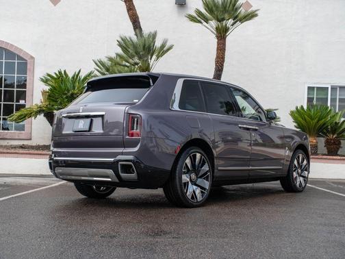 Anthracite Gray 2026 Rolls-Royce Cullinan
