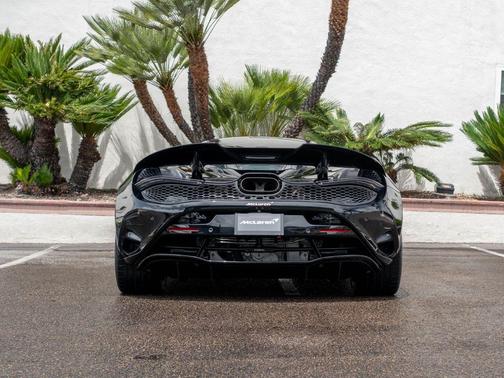 Cosmos 2024 McLaren 750S Base