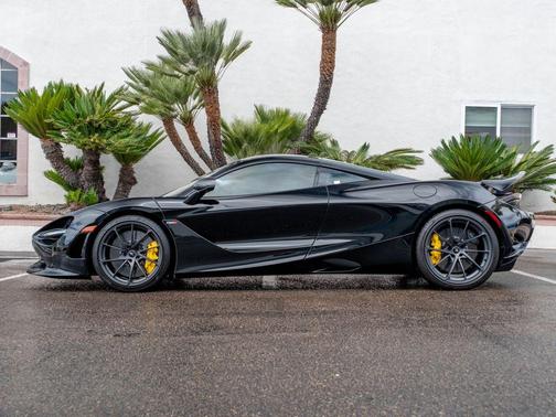 Cosmos 2024 McLaren 750S Base