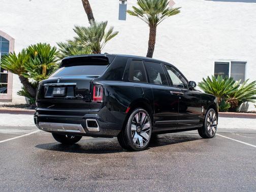 Black Diamond 2026 Rolls-Royce Cullinan